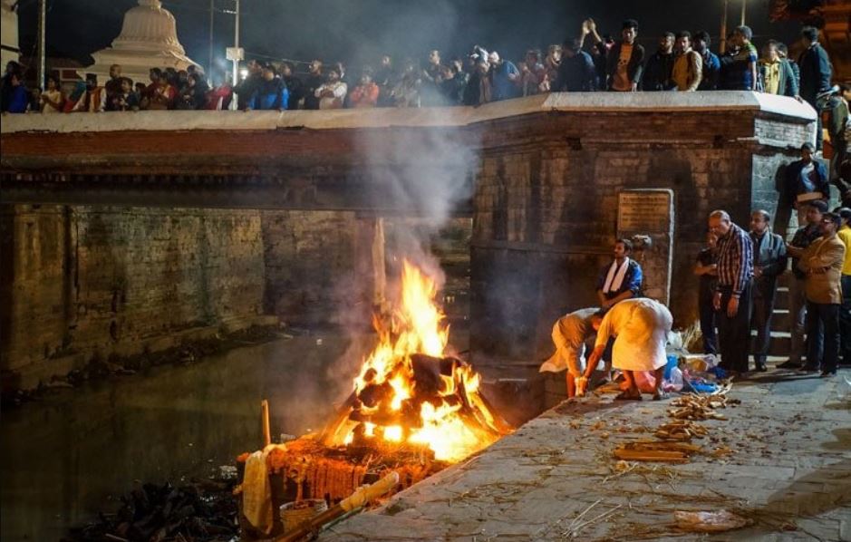 Cremation funeral pyre at Pashupatinath Temple along the Bagmati River, Kathmandu